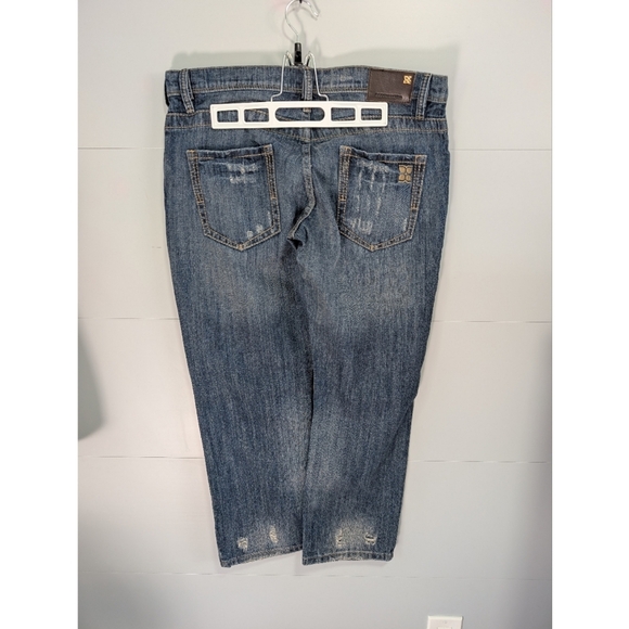 NWOT BGBG MaxAzria Gina Distressed Jeans Size 30 - Picture 8 of 8